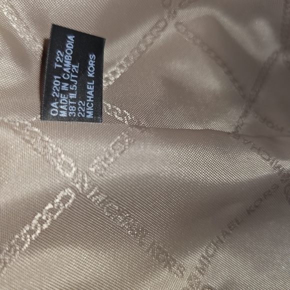 Michael khors purse - Picture 3 of 6